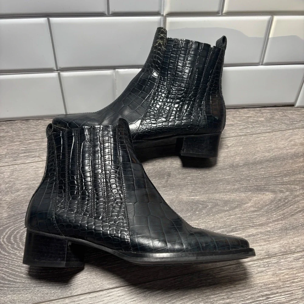 Trotters Black Croc Embossed Booties Square Toe Side‎ Zip Block Heel Size 5M